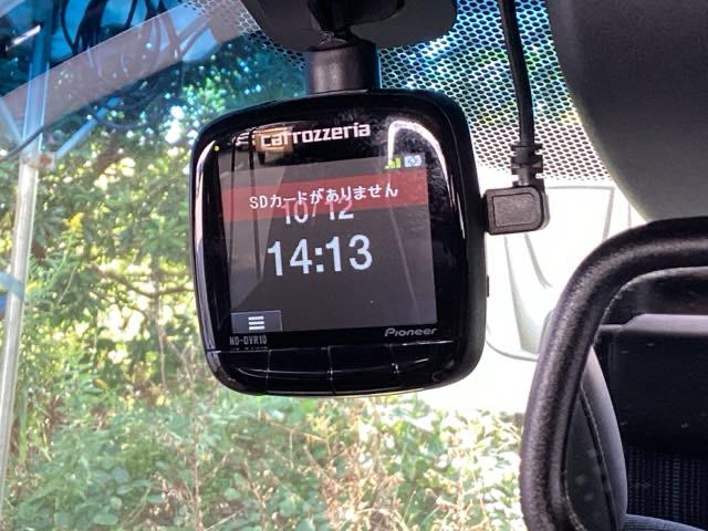 ヴェゼル ハイブリッドＺスタイルエディション　メモリーナビ　リアカメラ　ＥＴＣ　フルセグＴＶ　記録簿　横滑り防止装置　クルコン　ナビＴＶ　盗難防止装置　ＬＥＤライト　シートヒーター　スマ－トキ－　エアバッグ　キーレス　ＵＳＢ　ＡＢＳ　ＡＡＣ（50枚目）