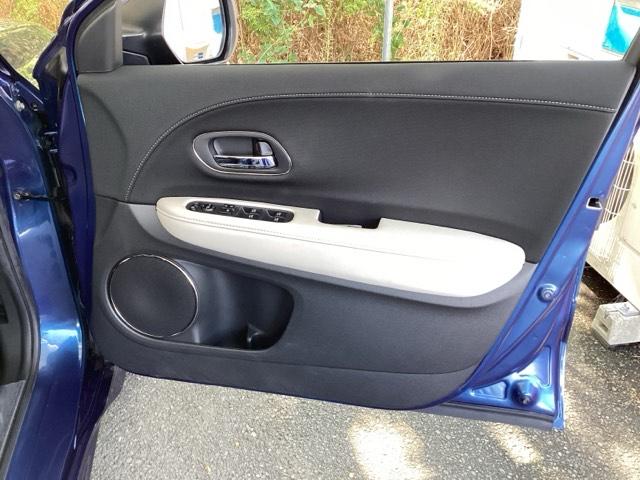 ヴェゼル ハイブリッドＺスタイルエディション　メモリーナビ　リアカメラ　ＥＴＣ　フルセグＴＶ　記録簿　横滑り防止装置　クルコン　ナビＴＶ　盗難防止装置　ＬＥＤライト　シートヒーター　スマ－トキ－　エアバッグ　キーレス　ＵＳＢ　ＡＢＳ　ＡＡＣ（52枚目）