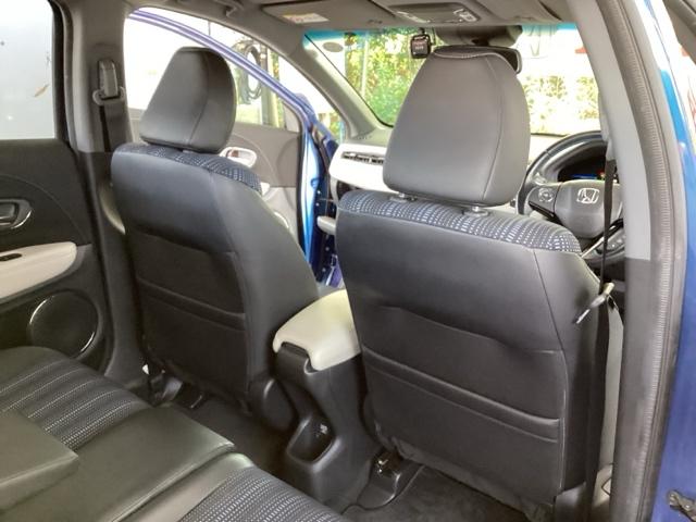 ヴェゼル ハイブリッドＺスタイルエディション　メモリーナビ　リアカメラ　ＥＴＣ　フルセグＴＶ　記録簿　横滑り防止装置　クルコン　ナビＴＶ　盗難防止装置　ＬＥＤライト　シートヒーター　スマ－トキ－　エアバッグ　キーレス　ＵＳＢ　ＡＢＳ　ＡＡＣ（58枚目）