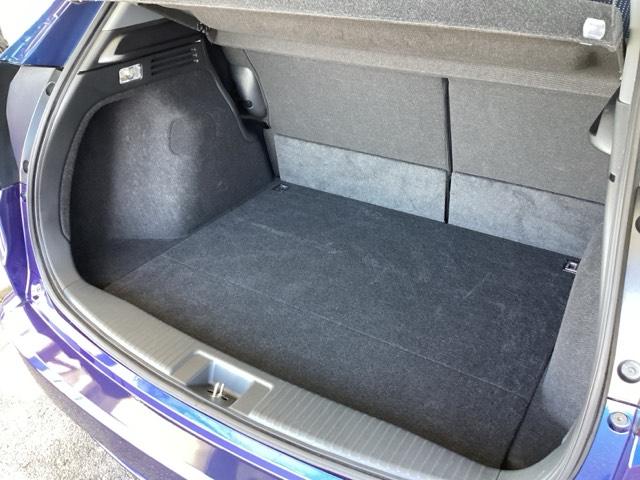 ヴェゼル ハイブリッドＺスタイルエディション　メモリーナビ　リアカメラ　ＥＴＣ　フルセグＴＶ　記録簿　横滑り防止装置　クルコン　ナビＴＶ　盗難防止装置　ＬＥＤライト　シートヒーター　スマ－トキ－　エアバッグ　キーレス　ＵＳＢ　ＡＢＳ　ＡＡＣ（66枚目）