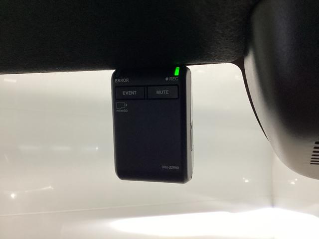 N-BOXカスタム ベースグレード 試乗車 メモリーナビ ドラレコ ETC USB接続 CMBS Dレコ ベンチシート オートエアコン スマートキ LED 盗難防止装置 クルコン バックカメラ フルセグTV パワーステアリング ESC(12枚目)