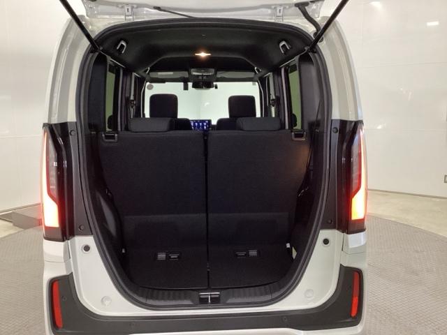 N-BOXカスタム ベースグレード 試乗車 メモリーナビ ドラレコ ETC USB接続 CMBS Dレコ ベンチシート オートエアコン スマートキ LED 盗難防止装置 クルコン バックカメラ フルセグTV パワーステアリング ESC(22枚目)