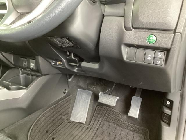 フィット １３Ｇ・Ｌホンダセンシング　純正メモリーナビ　ドラレコ　リアカメラ　地デジフルセグＴＶ　ＥＴＣ車載器　ＤＶＤ再生可　ナビ＆ＴＶ　サイドカーテンエアバック　Ｄレコ　ＵＳＢ　エアバック　パワーウインドウ　記録簿　キーフリーシステム（15枚目）