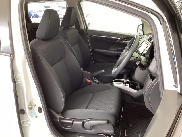 フィット １３Ｇ・Ｌホンダセンシング　純正メモリーナビ　ドラレコ　リアカメラ　地デジフルセグＴＶ　ＥＴＣ車載器　ＤＶＤ再生可　ナビ＆ＴＶ　サイドカーテンエアバック　Ｄレコ　ＵＳＢ　エアバック　パワーウインドウ　記録簿　キーフリーシステム（16枚目）