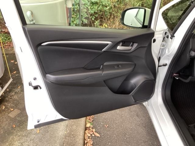 フィット １３Ｇ・Ｌホンダセンシング　純正メモリーナビ　ドラレコ　リアカメラ　地デジフルセグＴＶ　ＥＴＣ車載器　ＤＶＤ再生可　ナビ＆ＴＶ　サイドカーテンエアバック　Ｄレコ　ＵＳＢ　エアバック　パワーウインドウ　記録簿　キーフリーシステム（33枚目）