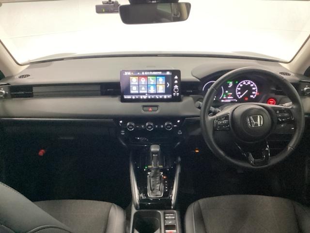 ヴェゼル ｅ：ＨＥＶＺ　メモリーナビ　ドラレコ　ＥＴＣ　リアカメラ　衝突回避支援ブレーキ機能　スマキ　Ｐトランク　フルオートエアコン　Ｄレコ　エアバッグ　両席エアバック　Ｒカメ　パワーウィンドウ　ＬＥＤランプ　ソナー　ＵＳＢ（2枚目）