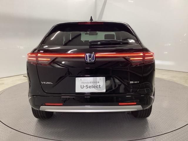 ヴェゼル ｅ：ＨＥＶＺ　メモリーナビ　ドラレコ　ＥＴＣ　リアカメラ　衝突回避支援ブレーキ機能　スマキ　Ｐトランク　フルオートエアコン　Ｄレコ　エアバッグ　両席エアバック　Ｒカメ　パワーウィンドウ　ＬＥＤランプ　ソナー　ＵＳＢ（9枚目）
