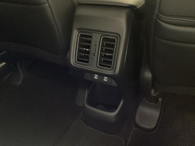 ヴェゼル ｅ：ＨＥＶＺ　メモリーナビ　ドラレコ　ＥＴＣ　リアカメラ　衝突回避支援ブレーキ機能　スマキ　Ｐトランク　フルオートエアコン　Ｄレコ　エアバッグ　両席エアバック　Ｒカメ　パワーウィンドウ　ＬＥＤランプ　ソナー　ＵＳＢ（26枚目）