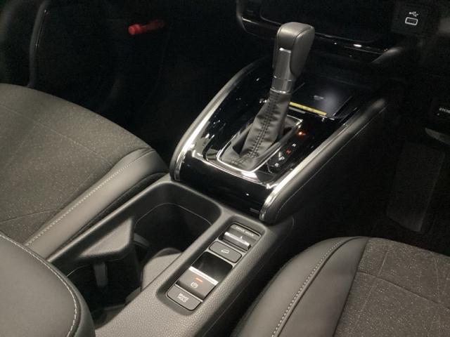 ヴェゼル ｅ：ＨＥＶＺ　メモリーナビ　ドラレコ　ＥＴＣ　リアカメラ　衝突回避支援ブレーキ機能　スマキ　Ｐトランク　フルオートエアコン　Ｄレコ　エアバッグ　両席エアバック　Ｒカメ　パワーウィンドウ　ＬＥＤランプ　ソナー　ＵＳＢ（35枚目）