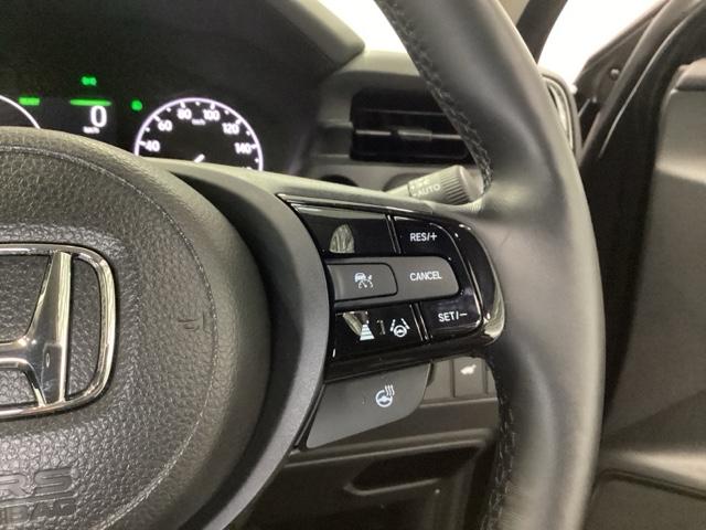 ヴェゼル ｅ：ＨＥＶＺ　メモリーナビ　ドラレコ　ＥＴＣ　リアカメラ　衝突回避支援ブレーキ機能　スマキ　Ｐトランク　フルオートエアコン　Ｄレコ　エアバッグ　両席エアバック　Ｒカメ　パワーウィンドウ　ＬＥＤランプ　ソナー　ＵＳＢ（39枚目）