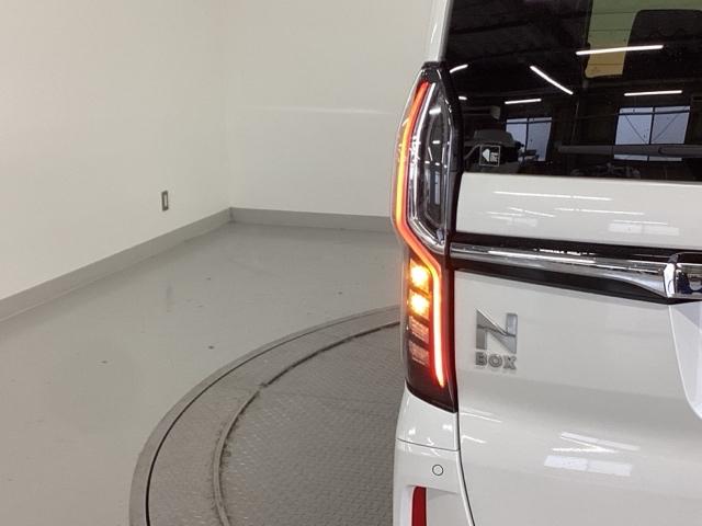 N-BOXカスタム Lターボ 純正ナビ フルセグ リアカメラ 地デジチューナー 衝突軽減ブレーキサポート LEDヘッドライ アイドリングS ターボエンジン PS カーテンエアバック シートヒータ エアバック USB AAC ABS(36枚目)