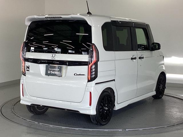 Ｎ－ＢＯＸカスタム Ｌターボスタイル＋ブラック　ナビ　リヤカメラ　スマートキー　ベンチＳ　ターボエンジン　スマ－トキ－　エアバック　横滑り防止機能　Ｄレコ　クルーズコントロール　助手席エアバッグ　地デジ　セキュリティアラーム　ＬＥＤライト　ＡＡＣ（8枚目）