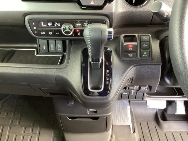 Ｎ－ＢＯＸカスタム Ｌターボスタイル＋ブラック　ナビ　リヤカメラ　スマートキー　ベンチＳ　ターボエンジン　スマ－トキ－　エアバック　横滑り防止機能　Ｄレコ　クルーズコントロール　助手席エアバッグ　地デジ　セキュリティアラーム　ＬＥＤライト　ＡＡＣ（13枚目）