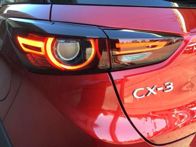 ＣＸ－３ １．５　１５Ｓ　アーバン　ドレッサー　ＥＴＣ　前後ドラレコ　全方位モニター　ＣＤ　Ｄ　クリソナ　ＨＢＣ　レーダークルコン　衝突被害軽減システム　シートヒーター　アイドリングストップ　バックカメラ　サイドエアバッグ　横滑り防止装置（6枚目）