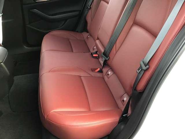 MAZDA3ファストバック 2.0 20S プロアクティブ ツーリング セレクション BOSEサウンドシステム ナビ ETC 前後ド Pシート レーダークルーズ キーレス 衝突被害軽減ブレーキ シートヒーター DVD再生 スマートキー バックカメラ オートハイビーム クリアランスソナー(11枚目)