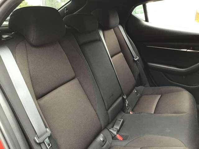 MAZDA3ファストバック 2.0 20S プロアクティブ ツーリング セレクション シートヒーター 全方位モニター ETC レーダークルコン エアバッグ ABS キーフリー バックカメラ 電動シート オートエアコン DVD再生 アドバンスドキー アイドリングストップ アルミホイール(7枚目)
