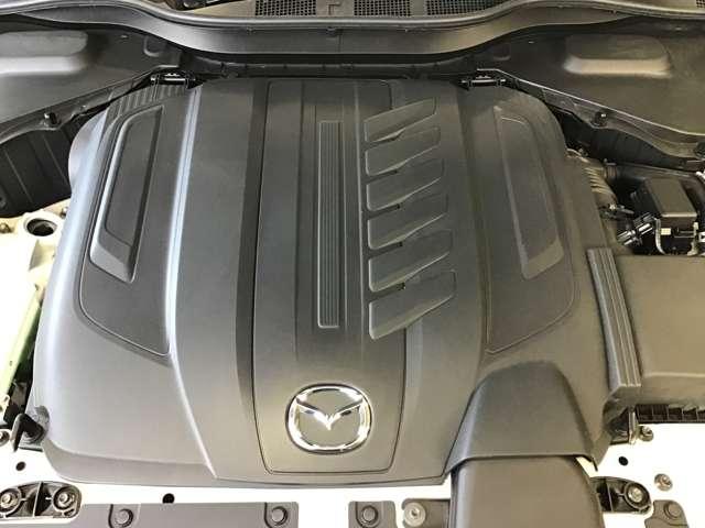 CX-60 3.3 XDハイブリッド プレミアム モダン ディーゼルター 大型サンルーフ BOSEサウンドシステム 衝突軽減装置 パワーバックドア パノラマルーフ 横滑り防止装置 ヒーター バックカメラ 4WD スマートキー パワーシート Bluetooth USB ABS(5枚目)