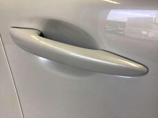 CX-60 3.3 XDハイブリッド プレミアム モダン ディーゼルター 大型サンルーフ BOSEサウンドシステム 衝突軽減装置 パワーバックドア パノラマルーフ 横滑り防止装置 ヒーター バックカメラ 4WD スマートキー パワーシート Bluetooth USB ABS(8枚目)