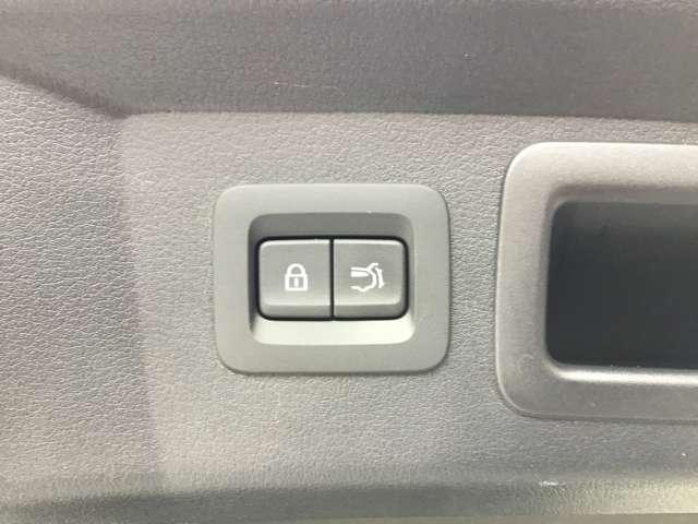 CX-60 3.3 XDハイブリッド プレミアム モダン ディーゼルター 大型サンルーフ BOSEサウンドシステム 衝突軽減装置 パワーバックドア パノラマルーフ 横滑り防止装置 ヒーター バックカメラ 4WD スマートキー パワーシート Bluetooth USB ABS(15枚目)