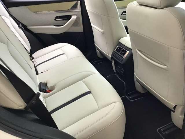 CX-60 3.3 XDハイブリッド プレミアム モダン ディーゼルター 大型サンルーフ BOSEサウンドシステム 衝突軽減装置 パワーバックドア パノラマルーフ 横滑り防止装置 ヒーター バックカメラ 4WD スマートキー パワーシート Bluetooth USB ABS(17枚目)