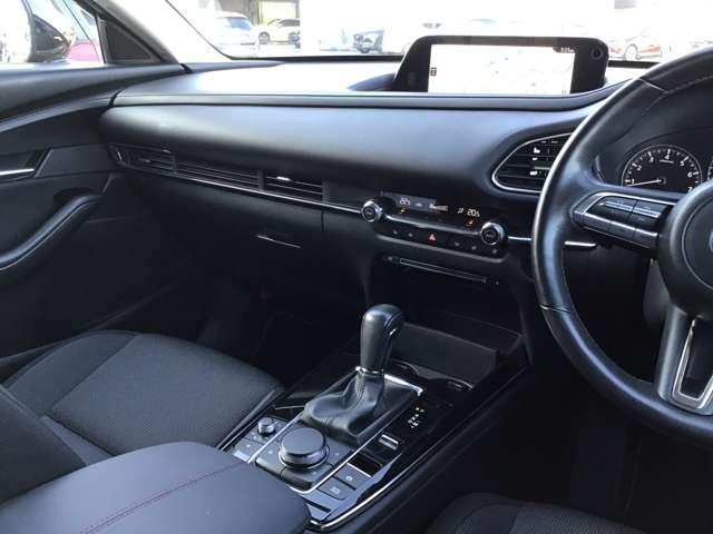ＣＸ－３０ ２．０　２０Ｓ　ブラックトーンエディション　ナビ　ＥＴＣ　前後ドラレコ　全方位モニター　クリアランスソナ－　スマートブレーキ　Ｂカメラ　ＡＣＣ　スマートキー　パワーバックドア　アルミホイール　Ｂｌｕｅｔｏｏｔｈ　オートマチックハイビーム（17枚目）