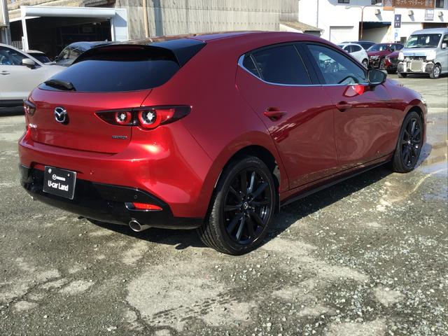 ＭＡＺＤＡ３ファストバック １．５　１５Ｓ　レトロスポーツエディション　ナビ　ＥＴＣ　全方位モニター　アイドリングストップ　アルミホイール　運転席パワーシート　Ｂｌｕｅｔｏｏｔｈ接続　スマートシティブレーキサポート　パーキングセンサー　レーダークルーズコントロール（3枚目）
