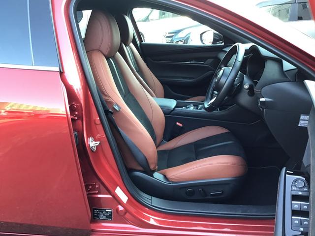 ＭＡＺＤＡ３ファストバック １．５　１５Ｓ　レトロスポーツエディション　ナビ　ＥＴＣ　全方位モニター　アイドリングストップ　アルミホイール　運転席パワーシート　Ｂｌｕｅｔｏｏｔｈ接続　スマートシティブレーキサポート　パーキングセンサー　レーダークルーズコントロール（7枚目）