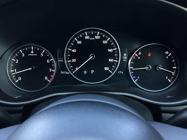 ＭＡＺＤＡ３ファストバック １．５　１５Ｓ　レトロスポーツエディション　ナビ　ＥＴＣ　全方位モニター　アイドリングストップ　アルミホイール　運転席パワーシート　Ｂｌｕｅｔｏｏｔｈ接続　スマートシティブレーキサポート　パーキングセンサー　レーダークルーズコントロール（11枚目）