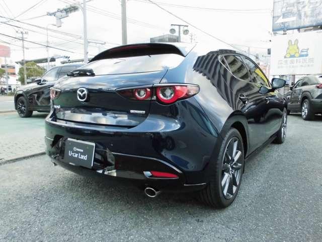 �����Z�̔��w�ɂ��g�����N�^���A�Q�[�g�n���h������̉��B�܂��A���A�K���X�Ƀv�����g�A���e�i�^������B���A�R���r�����v�͊ی^�̂S���f�U�C���ŁA�O�֌������悤�ȃO���f�[�V�����������̗p���Ă��܂��B