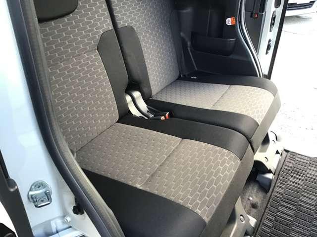 ピクシスメガ ６６０　Ｇターボ　ＳＡＩＩ　両側電動スライドドア　ナビ　ＥＴＣ　誤発進抑制　Ｗパワースライドドア　アルミホイール　ターボ車　オートエアコン　エアバッグ　キーレス　スマートキー　盗難防止システム　横滑り防止機能　ＡＢＳ（12枚目）