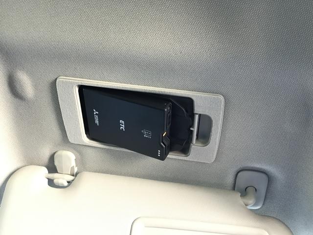 �����ɂ͎��F���̍����V���v���ȃX�s�[�h���[�^�[��z�u���Ă��܂��B