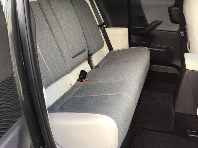 �Q��ڃV�[�g����l�̕���������肭�낰���ԂɂȂ��Ă܂��B