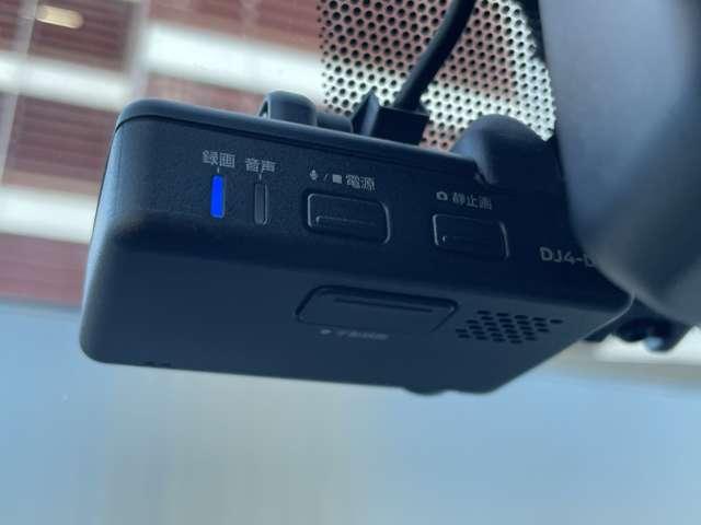 キックス １．２　ＡＵＴＥＣＨ　（ｅ－ＰＯＷＥＲ）　アラウンドビュー　レーダークルーズ　誤発進抑制装置　ＬＥＤヘッドライト　ＥＴＣ　車線逸脱警報　スマートキー　ワンオーナー　リヤカメラ　ドラレコ　パワーウインドウ　ＡＢＳ　アルミホイール　メモリーナビ（11枚目）