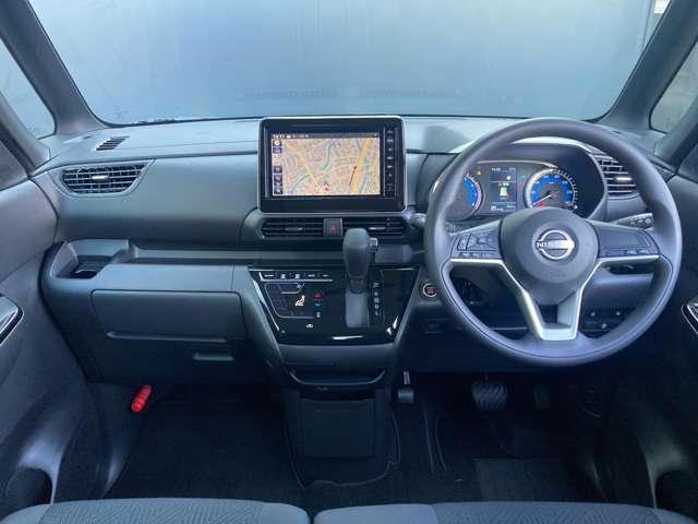 �������肵���^�]�Ȏ���ɂ̓i�r��G�A�R���̑���p�l����ݒu���Ă���܂��̂ŁA����l�ł̉^�]�ł������S�ł��܂��B