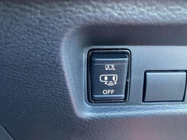 �n���Y�t���[�I�[�g�X���C�h�h�A�B���肪�ӂ������Ă����Ԃł��A�X���C�h�h�A���ɑ���𔲂��������邾���ŃX���C�h�h�A�̊J���ł���A�ƂĂ��֗��ȋ@�\�ł��B