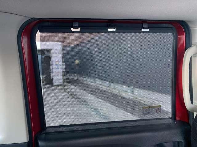 ���E�̃X���C�h�h�A�ɂ́A���[���A�b�v�X�N���[�������I����������p�b�Z���W���[�����܂��I�v���C�o�V�[�̕ی�ɂ��𗧂��܂���I