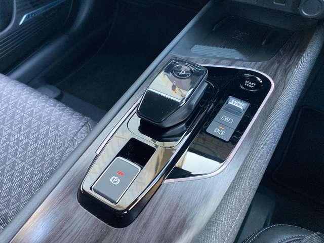 オーラ １．２　Ｇ　日産コネクトナビ・プロパイロット・アラウ　自動（被害軽減）ブレーキ　試乗車アップ　ＬＥＤ　ＬＫＡ　サイドカメラ　ＥＴＣ　カーテンエアバッグ　イモビライザー　アルミホイール　禁煙　インテリジェントキー　パワーウィンドウ　ワンオーナー　ナビＴＶ（12枚目）