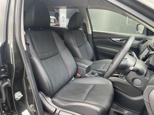 エクストレイル 2.0 20Xi 2列車 アイドリングストップ車 LEDヘットライト Rカメラ インテリキー レーンキープアシスト ETC ドライブレコーダー 記録簿 キーフリー 1オーナー TVナビ オートエアコン アルミホイール ABS(7枚目)