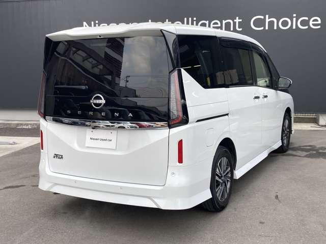 セレナ ２．０　ハイウェイスターＶ　地上デジタル　ＬＫＡ　追従クルーズ　アイドリングＳ　スマートキー＆プッシュスタート　両側自動ドア　ＬＥＤヘッドライト　３列シート　Ｂカメラ　ワンオーナー　ＥＴＣ装備　ドラレコ　エアコン　メモリ－ナビ（2枚目）