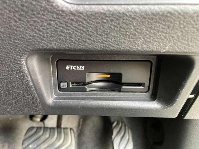 セレナ ２．０　ハイウェイスターＶ　地上デジタル　ＬＫＡ　追従クルーズ　アイドリングＳ　スマートキー＆プッシュスタート　両側自動ドア　ＬＥＤヘッドライト　３列シート　Ｂカメラ　ワンオーナー　ＥＴＣ装備　ドラレコ　エアコン　メモリ－ナビ（13枚目）