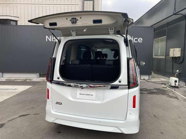 セレナ ２．０　ハイウェイスターＶ　地上デジタル　ＬＫＡ　追従クルーズ　アイドリングＳ　スマートキー＆プッシュスタート　両側自動ドア　ＬＥＤヘッドライト　３列シート　Ｂカメラ　ワンオーナー　ＥＴＣ装備　ドラレコ　エアコン　メモリ－ナビ（27枚目）