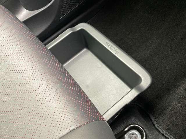 デイズ ６６０　ハイウェイスターＧターボ　プロパイロット　エディショ　弊社試乗車ＵＰ・日産純正９インチナビ・プロ　地デジＴＶ　アイドリングＳ　スマキー　ＡＨＢ　禁煙　追従クルコン　ワンオーナー車　パワーステアリング　車線逸脱　ＬＥＤ　元試乗車　メモリーナビゲーション（19枚目）