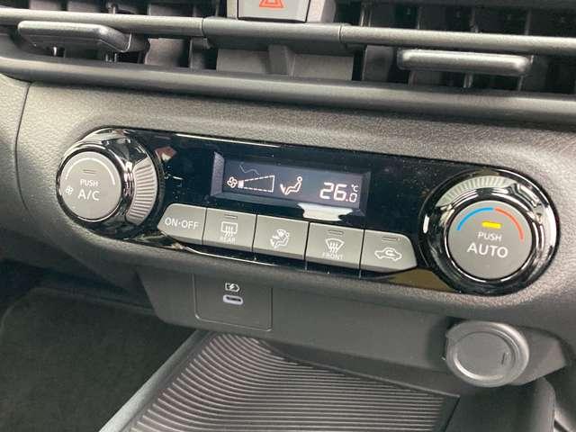 ノート １．２　Ｘ　弊社試乗車ＵＰ・日産純正９インチナビ・アラ　助手席エアバック　ＰＳ　ＰＷ　盗難防止　地デジ　キーフリーシステム　【ＬＥＤヘッドライト】　ＡＡＣ　記録簿付き　ワンオ－ナ－車　オートハイビーム　禁煙（10枚目）