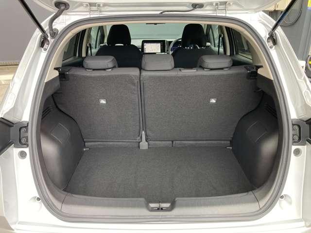 ノート １．２　Ｘ　弊社試乗車ＵＰ・日産純正９インチナビ・アラ　助手席エアバック　ＰＳ　ＰＷ　盗難防止　地デジ　キーフリーシステム　【ＬＥＤヘッドライト】　ＡＡＣ　記録簿付き　ワンオ－ナ－車　オートハイビーム　禁煙（16枚目）