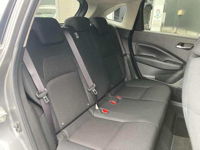 ノート １．２　Ｘ　弊社試乗車ＵＰ・日産純正９インチナビ・アラ　助手席エアバック　ＰＳ　ＰＷ　盗難防止　地デジ　キーフリーシステム　【ＬＥＤヘッドライト】　ＡＡＣ　記録簿付き　アルミ　ワンオ－ナ－車　オートハイビーム（17枚目）