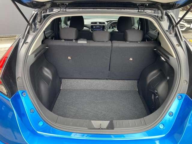 リーフ Ｘ　日産コネクトナビ・アラウンドビューモニタ　レーンキープアシスト　オートクルーズ　メモリナビ　ＬＥＤヘッド　記録簿　ＥＴＣ　ナビＴＶ　イモビライザー　Ｗエアバッグ　パワーウィンドウ　ワンオーナー　ＡＢＳ（27枚目）