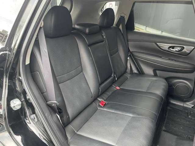 エクストレイル ２．０　２０Ｓ　Ｖセレクション　２列車　４ＷＤ　日産純正ナビ・バックカメラ・ＥＴＣ・前後撮　フルセグテレビ　Ｓキー　メモリーナビ　車線逸脱警報　寒冷地仕様　ＥＴＣ　４ＷＤ　ワンオーナー　アイドリングストップ　ドライブレコーダー　エアバッグ　ＡＢＳ（9枚目）