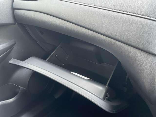 エクストレイル ２．０　２０Ｓ　Ｖセレクション　２列車　４ＷＤ　日産純正ナビ・バックカメラ・ＥＴＣ・前後撮　フルセグテレビ　Ｓキー　メモリーナビ　車線逸脱警報　寒冷地仕様　ＥＴＣ　４ＷＤ　ワンオーナー　アイドリングストップ　ドライブレコーダー　エアバッグ　ＡＢＳ（15枚目）