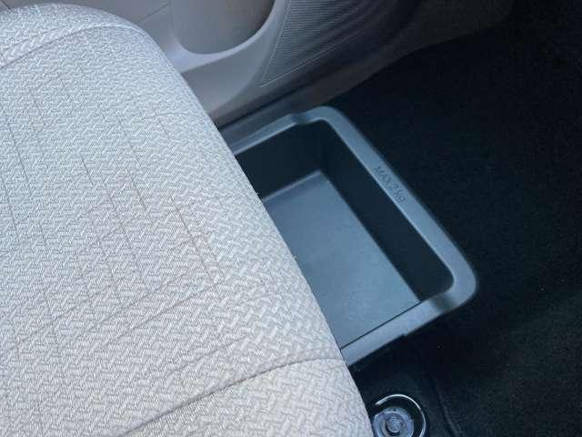 デイズ ６６０　Ｘ　弊社社用車ＵＰ・日産純正９インチナビ・アラ　アイドリングストップ付き　地デジフルセグ　エマ－ジェンシ－ブレ－キ　禁煙　オートハイビーム　運転席エアバッグ　バックモニタ　サイドエアバック　車線逸脱警報（16枚目）