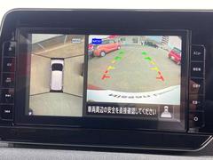 アラウンドビューモニターは４方のカメラで真上から車を見たようにモニターで確認ができる日産の自慢の装備です。是非実際の車で体感してみてください。 6